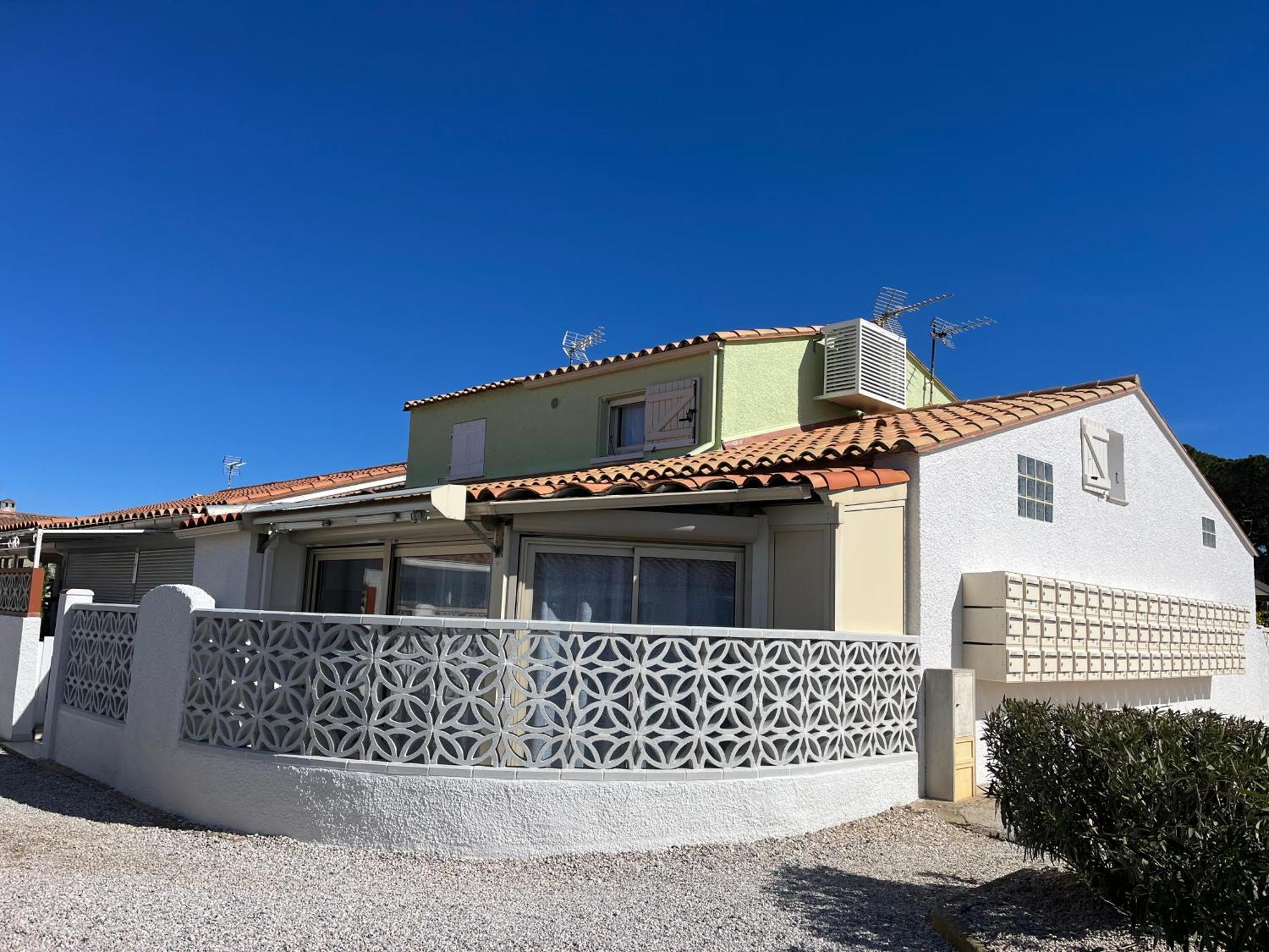 Location De Villa Numero 3 Renovee En Residence Le Barcares Exterior photo